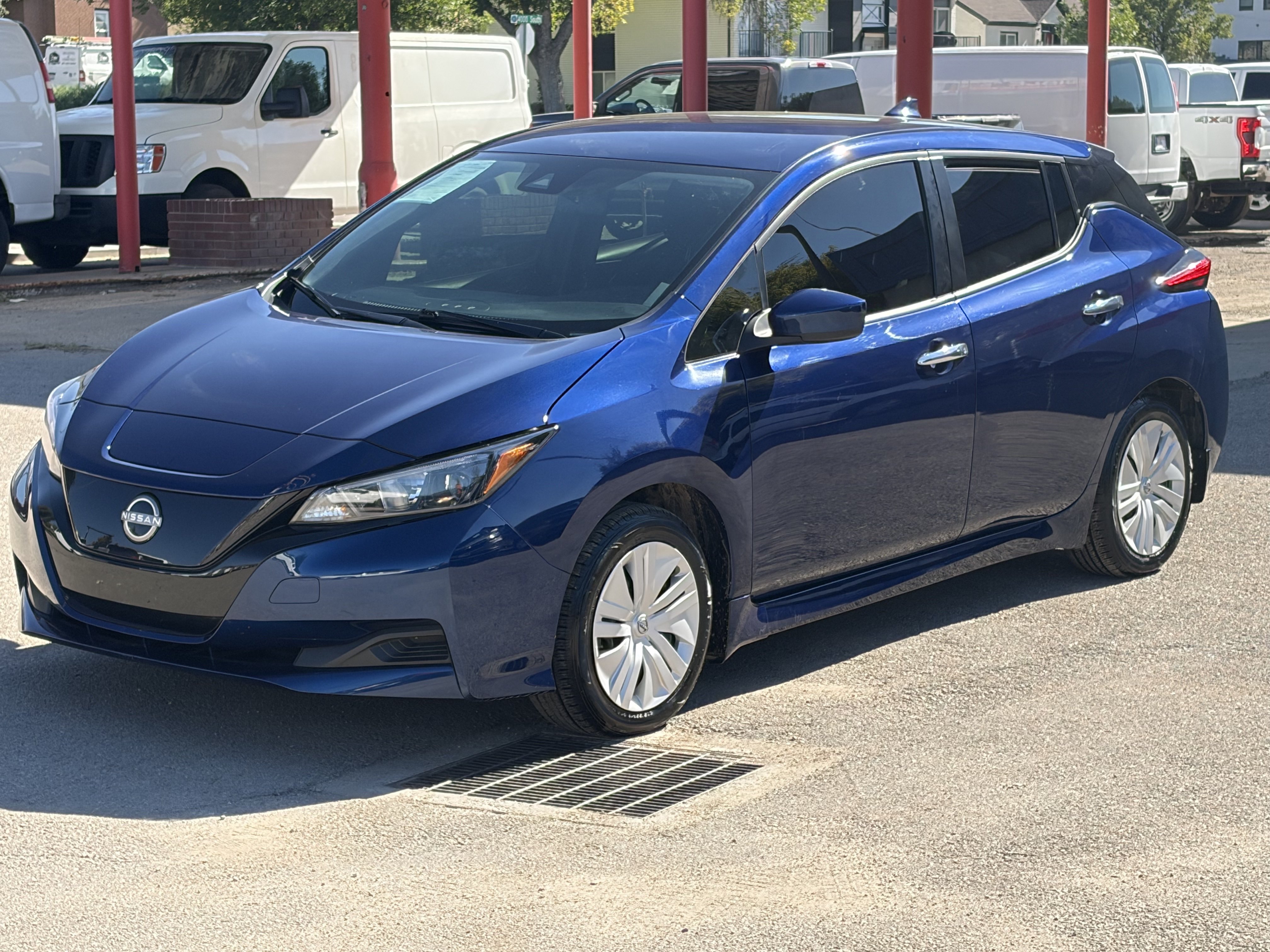 Used 2025 Nissan Leaf S FWD image 2