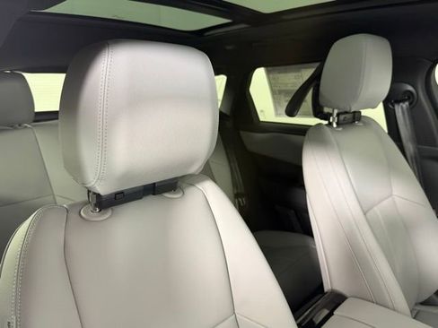 New 2026 Land Rover Range Rover Velar S image 27