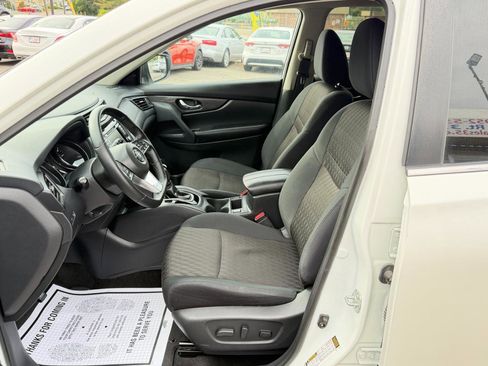 Used 2018 Nissan Rogue SV AWD/4WD image 11