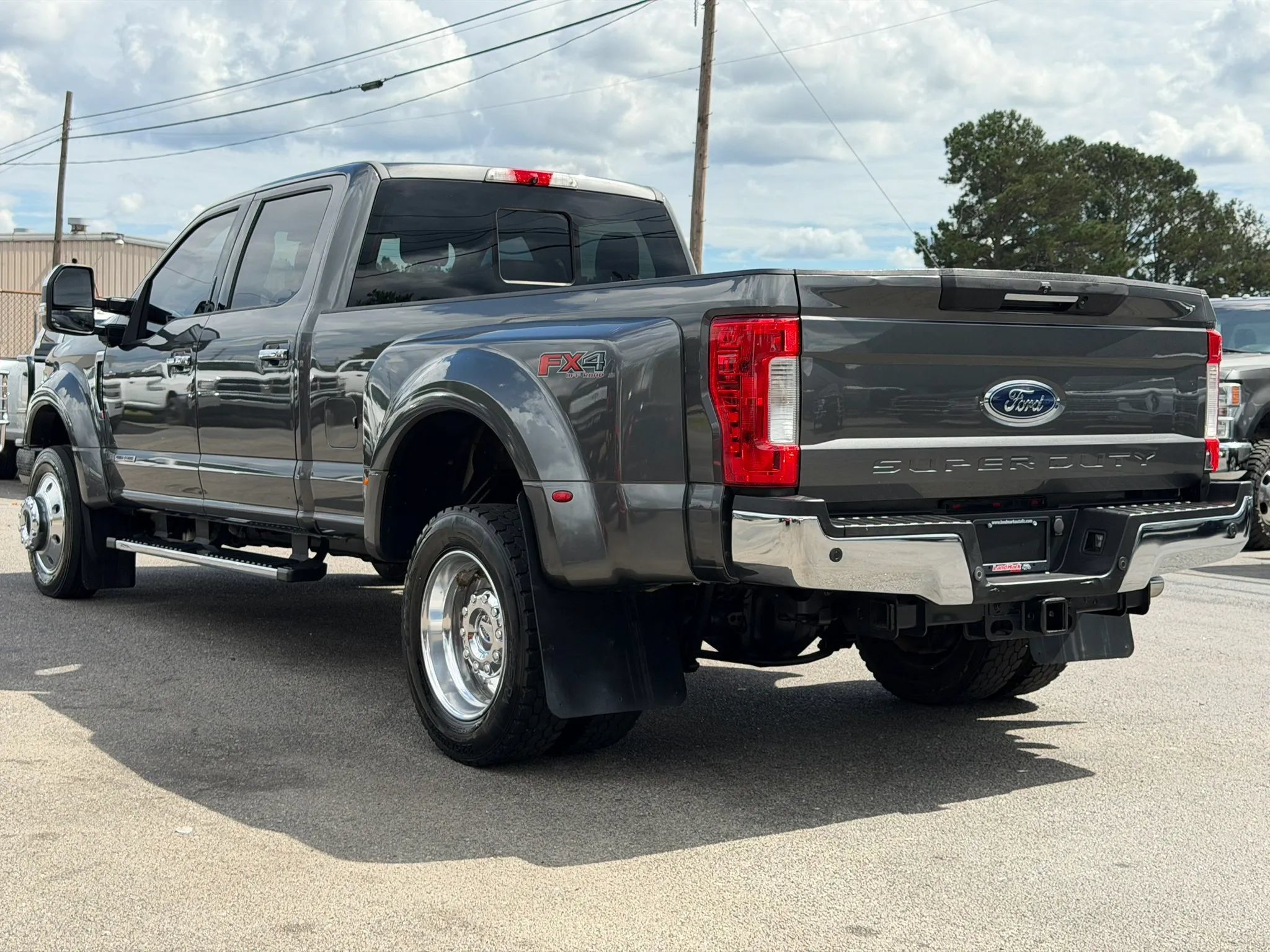 Used 2017 Ford F450 Lariat w/ Lariat Ultimate Package AWD/4WD image 7