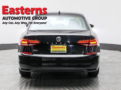 Used 2022 Volkswagen Passat 2.0T SE image 6