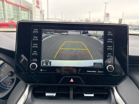 Used 2021 Toyota Venza LE image 28