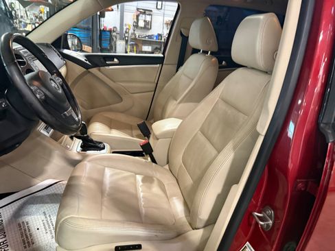 Used 2013 Volkswagen Tiguan SEL image 35