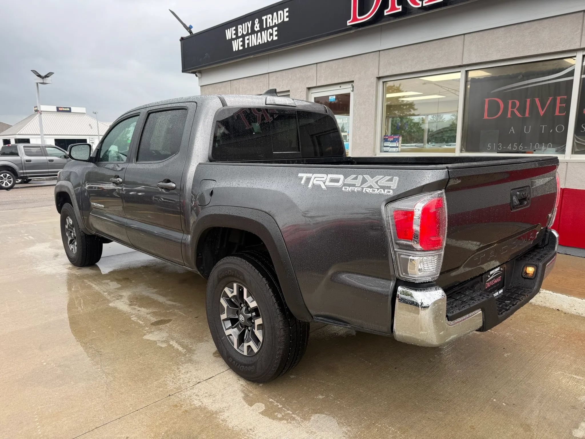 Used 2022 Toyota Tacoma TRD Off-Road AWD/4WD image 4