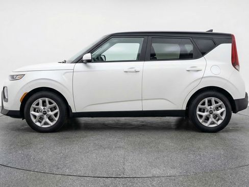 Used 2025 Kia Soul LX w/ LX Technology Package image 5