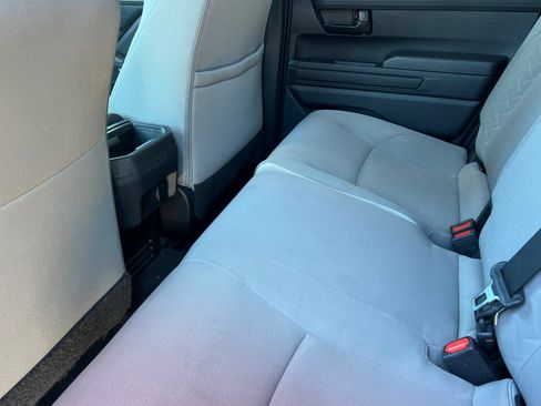 Certified 2024 Toyota Tacoma SR5 AWD/4WD image 15