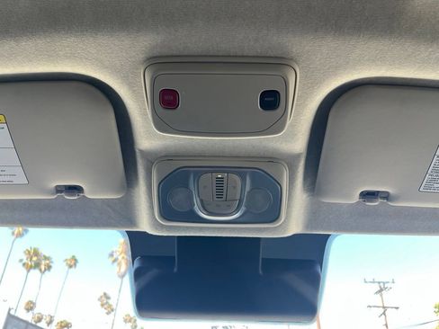 Used 2024 RAM ProMaster 2500 w/ Convenience Group FWD image 19