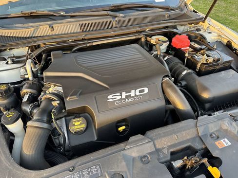 Used 2013 Ford Taurus SHO image 33