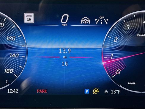 Used 2026 Mercedes-Benz GLB 250 4MATIC image 15