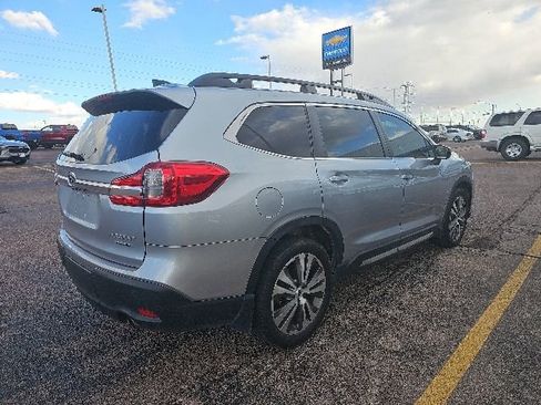 Used 2021 Subaru Ascent Limited w/ Technology Package AWD/4WD image 3