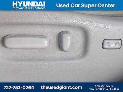 Used 2012 Toyota Highlander 4WD w/ Tech Pkg image 25