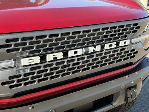 New 2025 Ford Bronco Badlands image 9