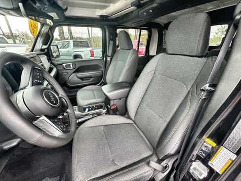 Used 2025 Jeep Gladiator Willys image 20