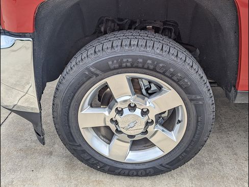 Used 2016 Chevrolet Silverado 2500 LTZ w/ Duramax Plus Package AWD/4WD image 17