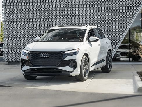 Certified 2024 Audi Q4 e-tron Premium Plus image 5