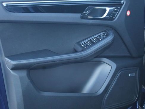 Used 2022 Porsche Macan image 23