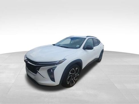 Used 2025 Chevrolet Trax RS w/ Driver Confidence Package image 33