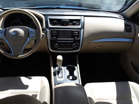 Used 2016 Nissan Altima 2.5 SV FWD image 19
