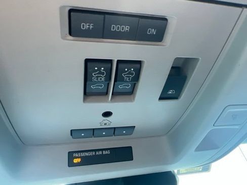 Used 2018 GMC Sierra 1500 SLT AWD/4WD image 32