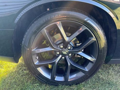 Used 2022 Dodge Challenger R/T w/ Plus Package image 10