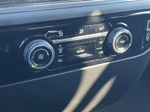 Used 2024 Chevrolet Silverado 2500 LT image 30