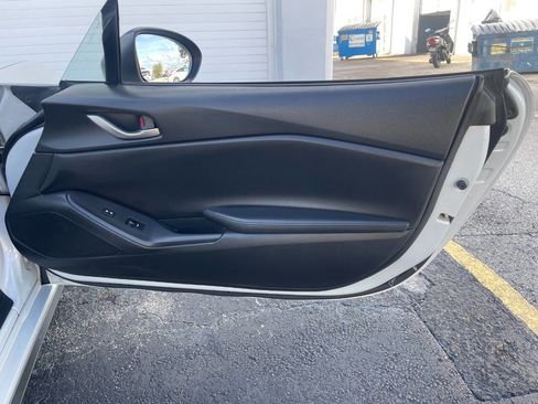 Used 2016 MAZDA MX-5 Miata Sport image 18