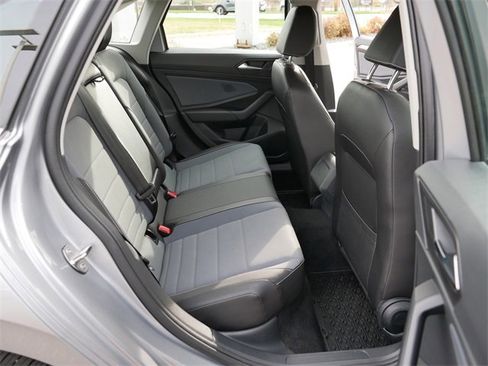 Certified 2025 Volkswagen Jetta SE image 19