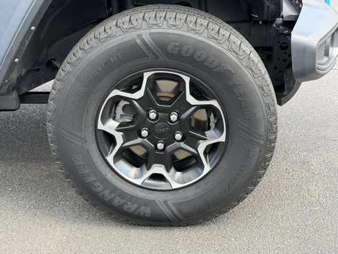 Used 2022 Jeep Wrangler Unlimited Rubicon 4xe w/ Dual Top Group AWD/4WD image 7