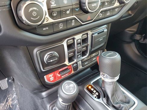 New 2026 Jeep Gladiator Mojave AWD/4WD image 25