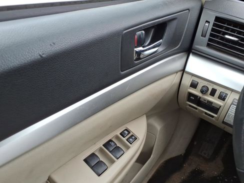 Used 2011 Subaru Outback 2.5i Premium image 19