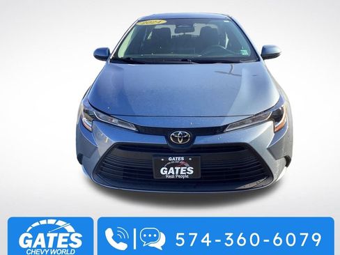 Used 2024 Toyota Corolla LE image 2
