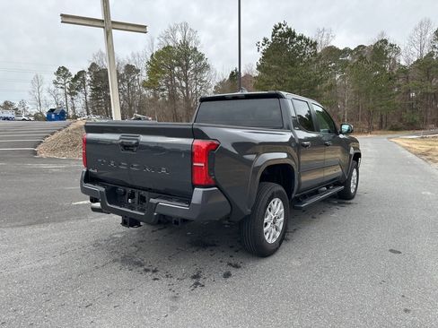 Used 2025 Toyota Tacoma SR5 image 5