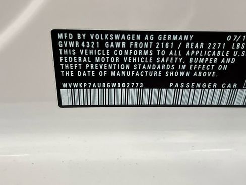 Used 2016 Volkswagen e-Golf SE image 34