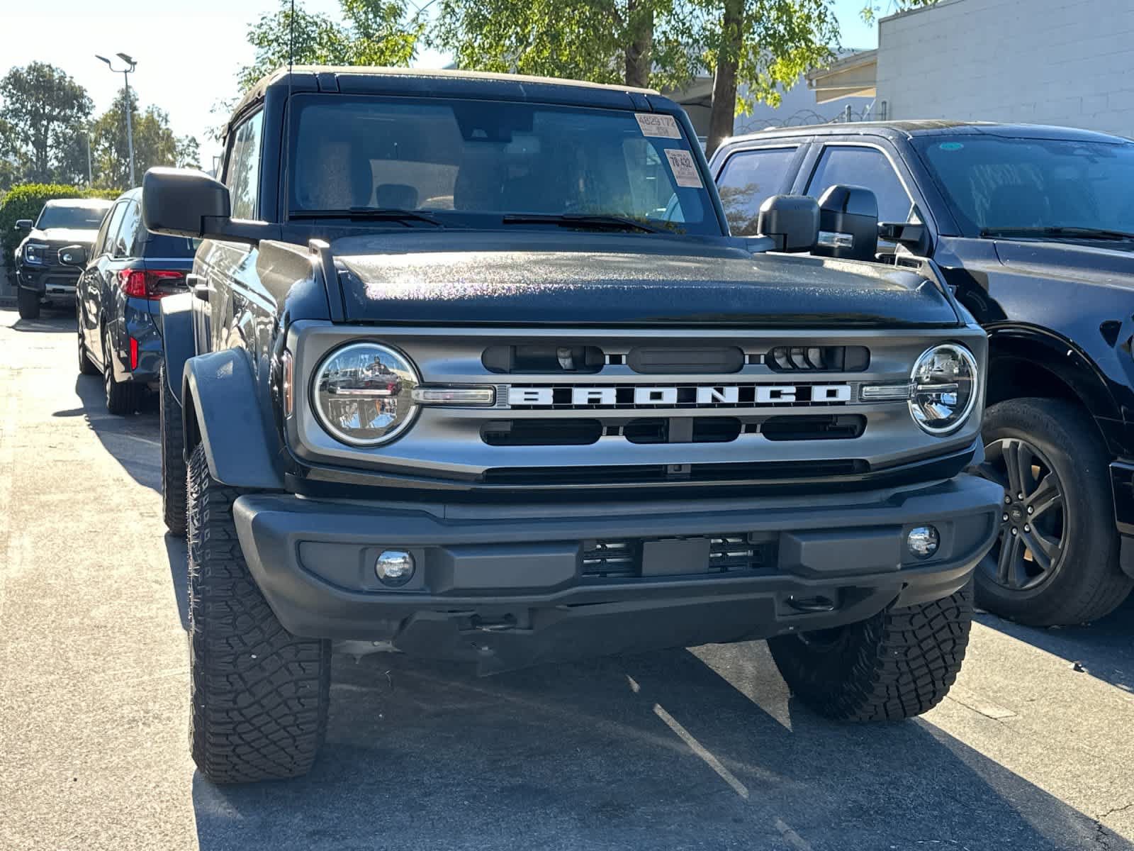 Used 2023 Ford Bronco Big Bend w/ Sasquatch Package AWD/4WD image 2