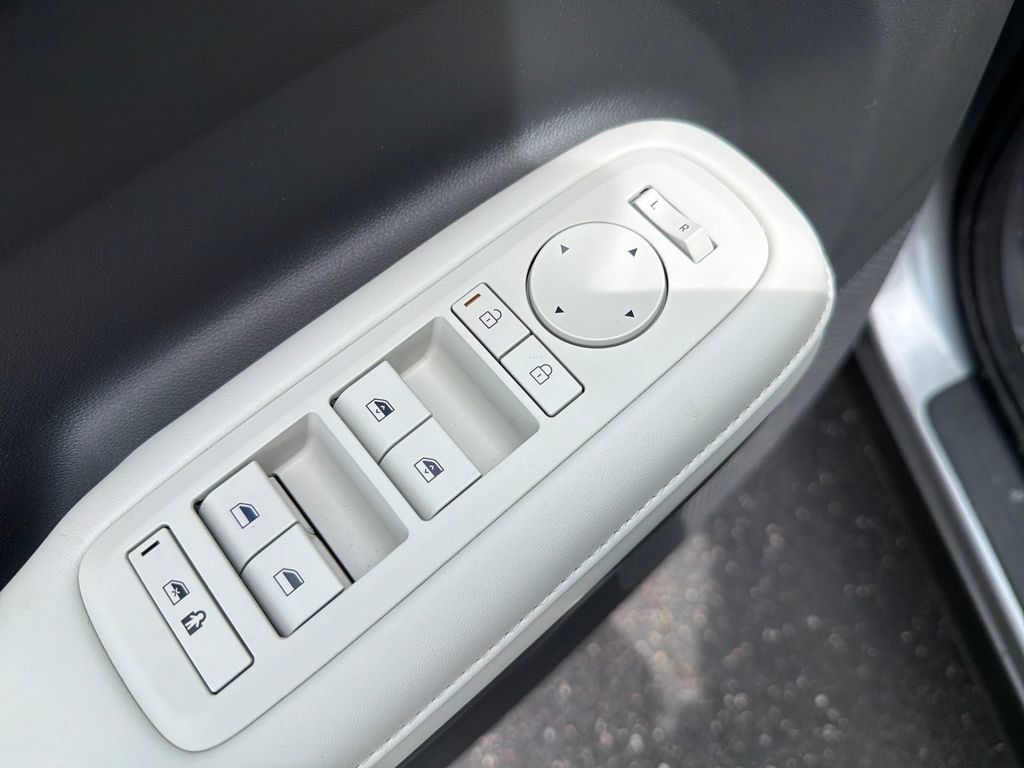 Used 2026 Hyundai Santa Fe SEL AWD/4WD image 14