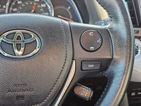 Used 2015 Toyota RAV4 Limited image 31