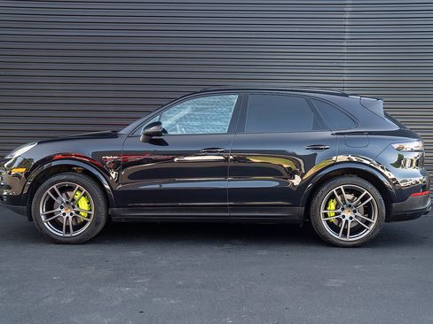 Used 2021 Porsche Cayenne E-Hybrid AWD/4WD image 2