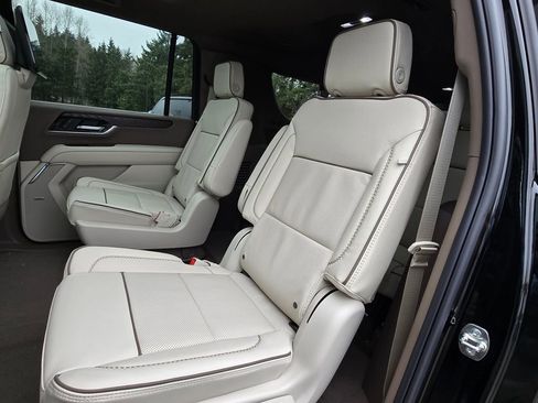 New 2026 GMC Yukon XL Denali w/ Denali Reserve Package image 53