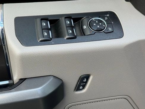 Used 2018 Ford F150 XLT w/ Equipment Group 302A Luxury image 11