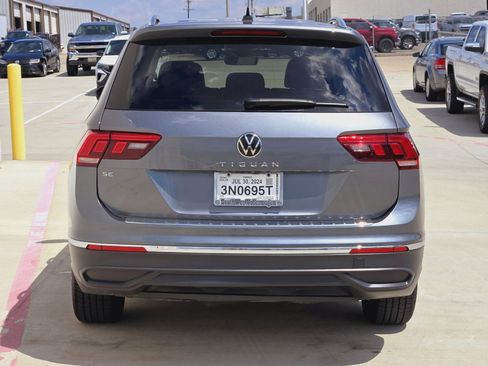 Used 2024 Volkswagen Tiguan SE FWD image 5
