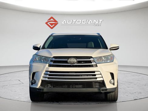 Used 2018 Toyota Highlander XLE image 12