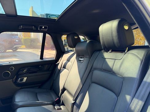 Used 2020 Land Rover Range Rover HSE image 19