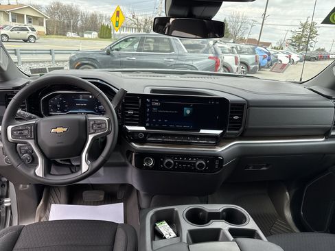 Used 2023 Chevrolet Silverado 1500 LT image 14