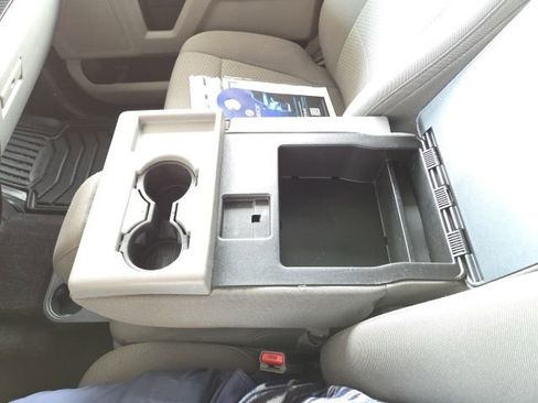 Used 2017 Ford F150 XLT w/ XTR Package image 61