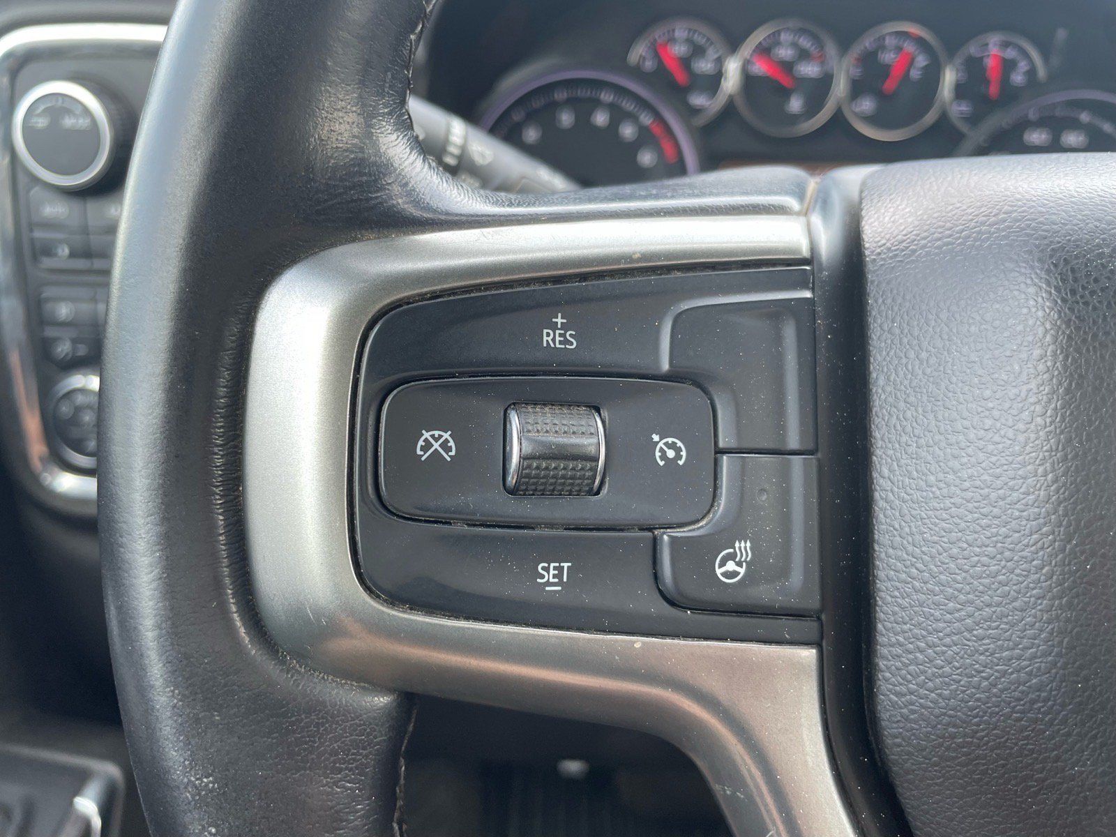 Used 2021 Chevrolet Silverado 1500 LTZ w/ LTZ Convenience Package II AWD/4WD image 19