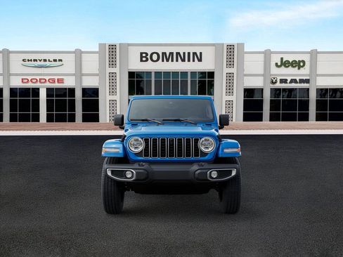 New 2025 Jeep Wrangler Unlimited Sahara AWD/4WD image 6