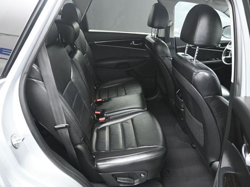 Used 2020 Kia Sorento LX w/ LX I4 Convenience Package image 35