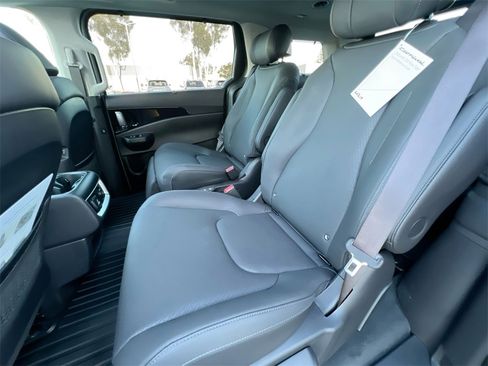 New 2026 Kia Carnival SX Prestige image 19