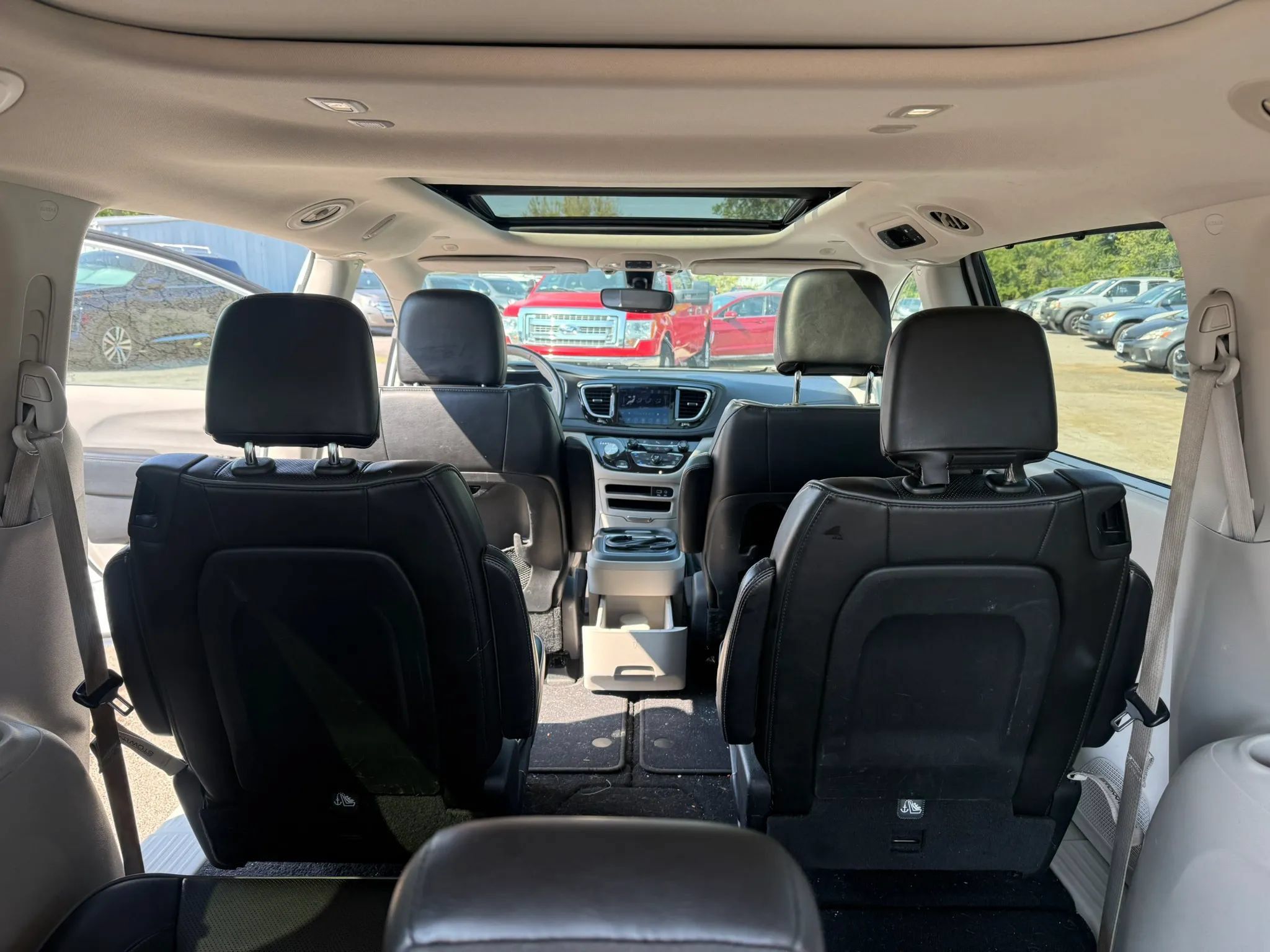 Used 2020 Chrysler Pacifica Limited FWD image 8