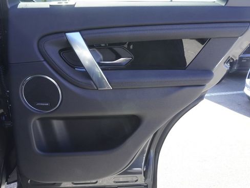 Used 2025 Land Rover Discovery Sport S image 25